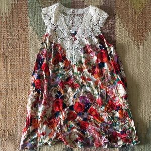 Beautiful lace and floral dress size S